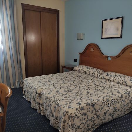 Hotel Ebora By Vivere Stays Талавера де ла Рейна Екстериор снимка