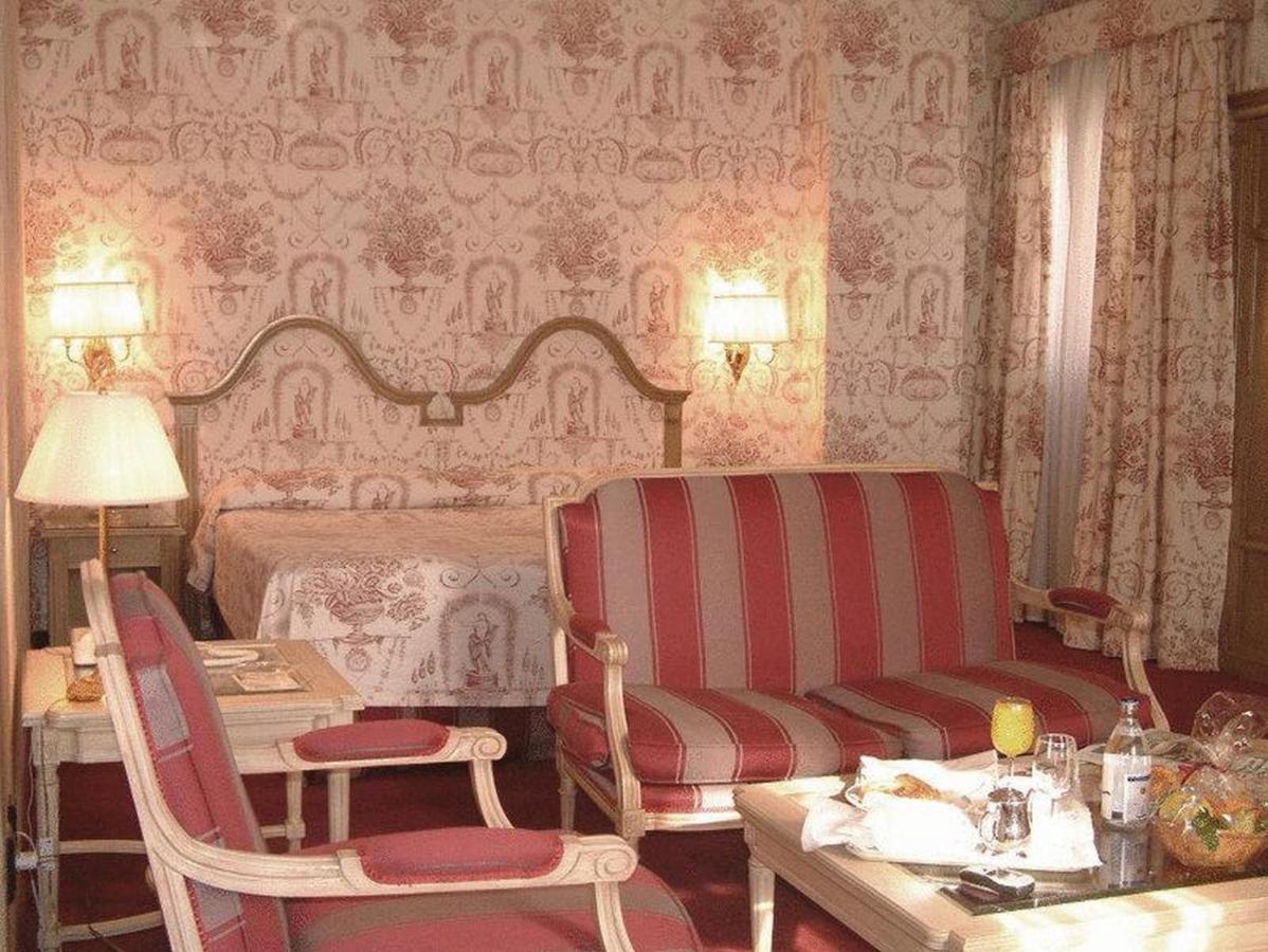 Hotel Ebora By Vivere Stays Талавера де ла Рейна Екстериор снимка