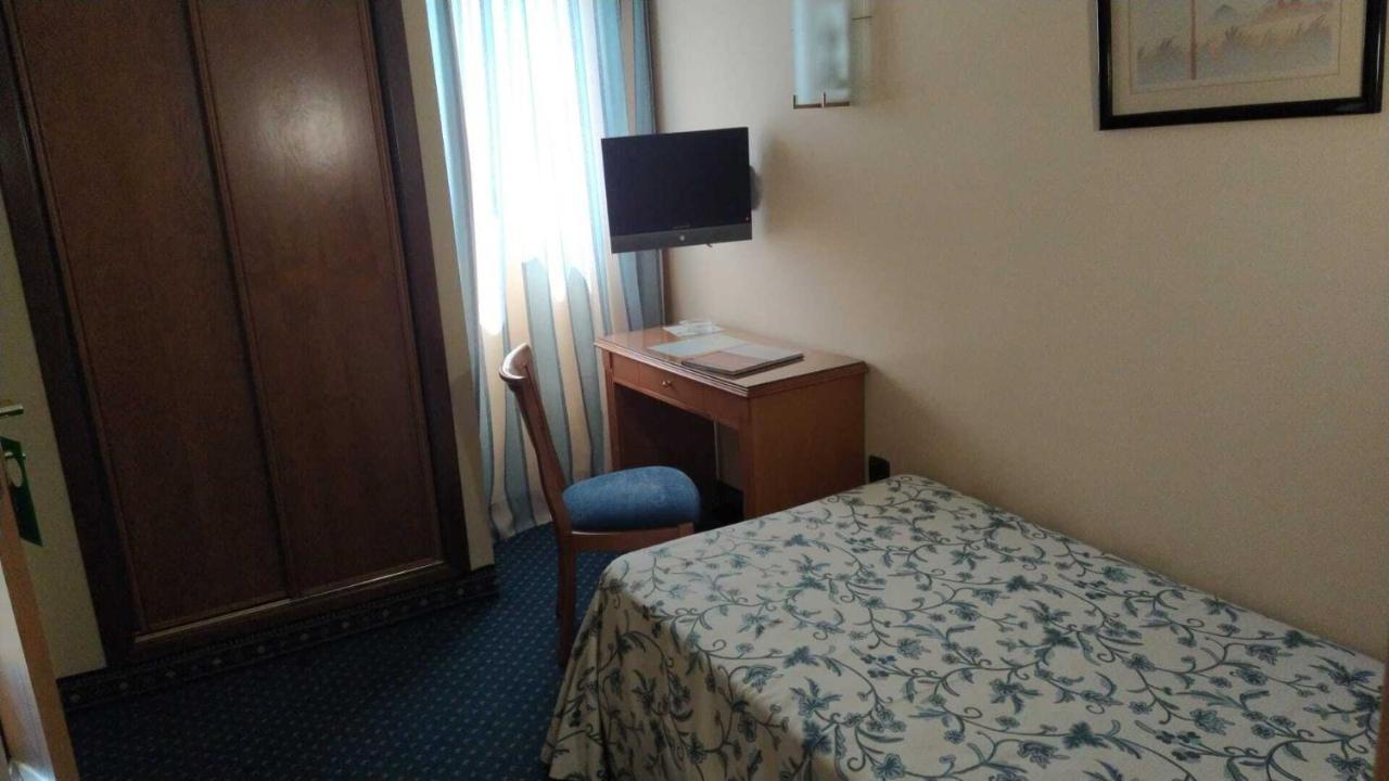 Hotel Ebora By Vivere Stays Талавера де ла Рейна Екстериор снимка