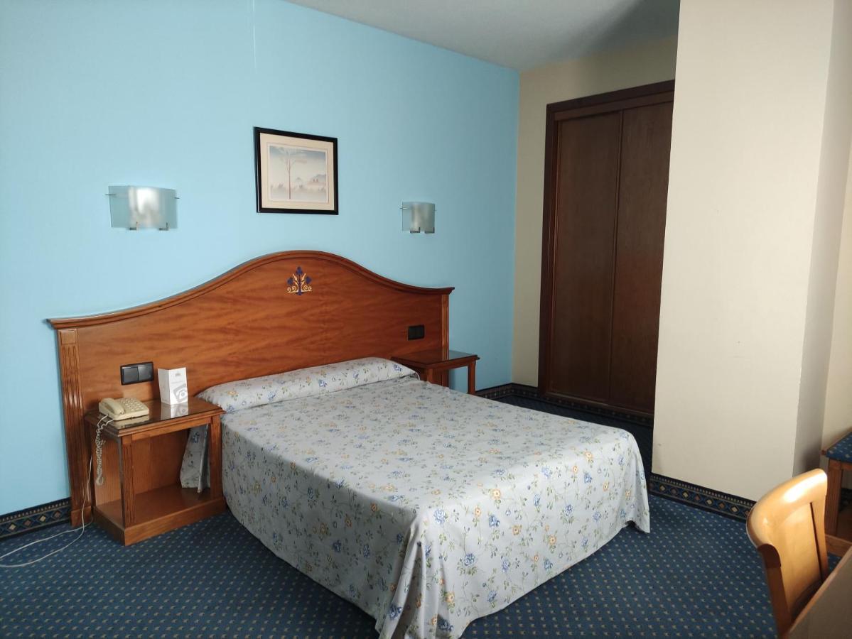 Hotel Ebora By Vivere Stays Талавера де ла Рейна Екстериор снимка