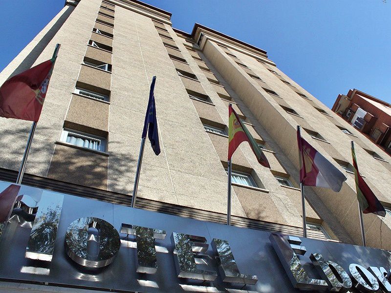 Hotel Ebora By Vivere Stays Талавера де ла Рейна Екстериор снимка